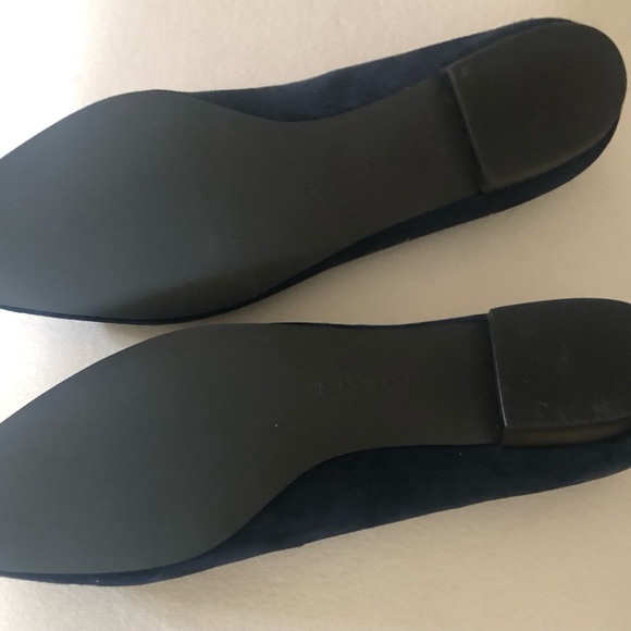 Tahari Navy Blue Suede Flats Size 9 1/2 M - Picture 9 of 10